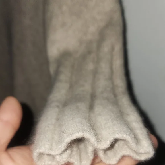 Banana Republic Cream V-Neck Sweater Dress with Ribbed Texture Sleeve - Picture 5 of 7